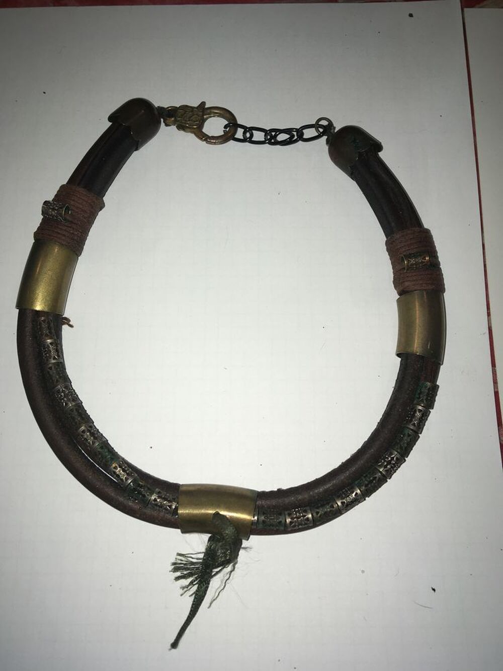 Colliers Exotiques Bijoux et montres