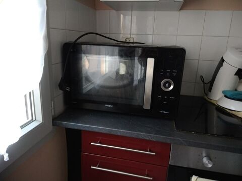 Micro-ondes noir Whirlpool 50 Limas (69)