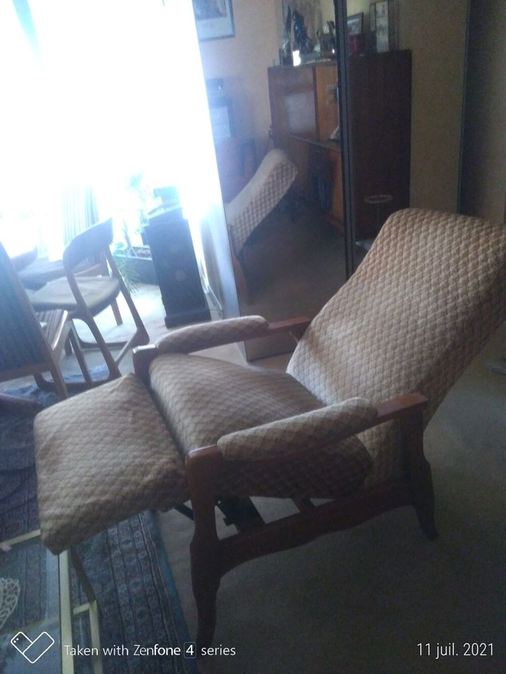 Fauteuil relax velours
A venir chercher &agrave; Enghien les Bains Meubles