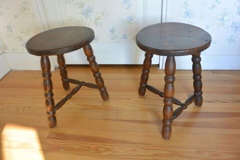 Paire de tabourets tripodes - années 1950   
80 Gargenville (78)