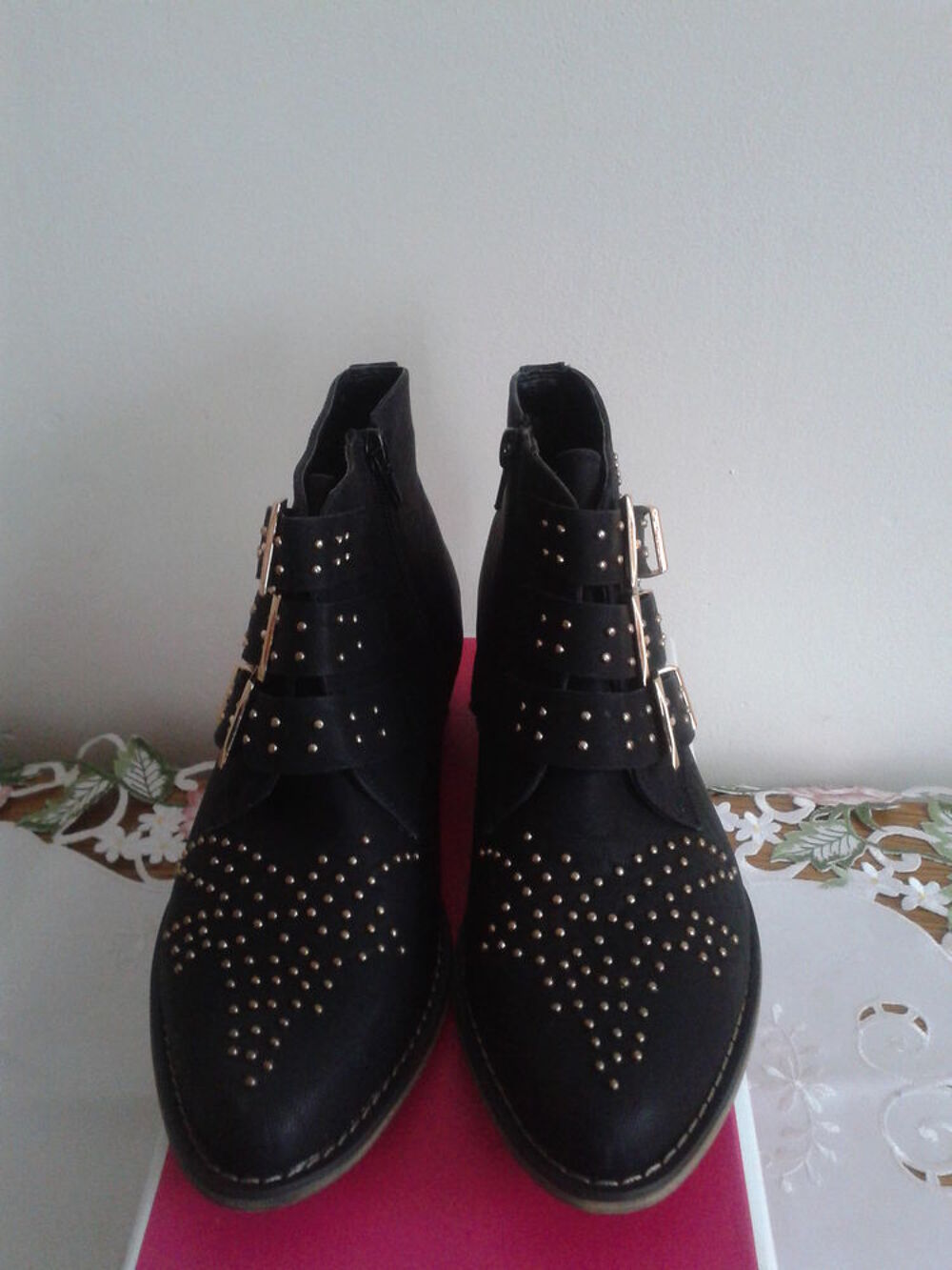 une paires de boots femme P.38 neuf Chaussures