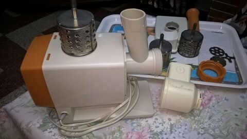 Robot/hachoir vintage MOULINEX JEANETTE. 28 Flers-en-Escrebieux (59)