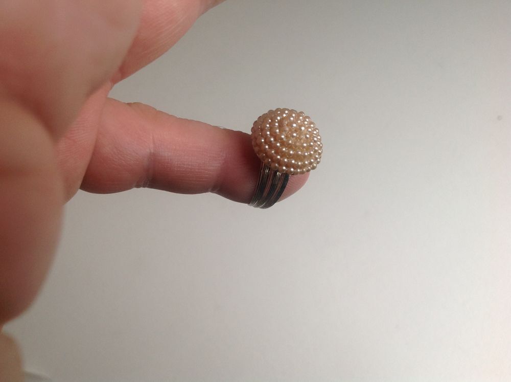 BAGUE D&Ocirc;ME DE PETITES PERLES Envoi Possible Bijoux et montres