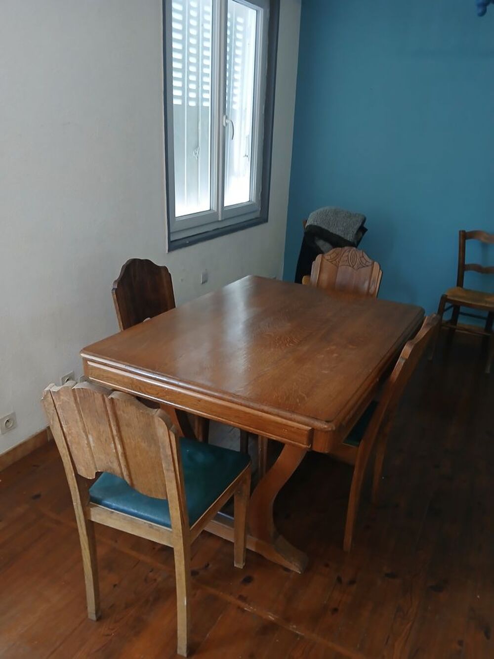 Table salle &agrave; manger +chaises Meubles