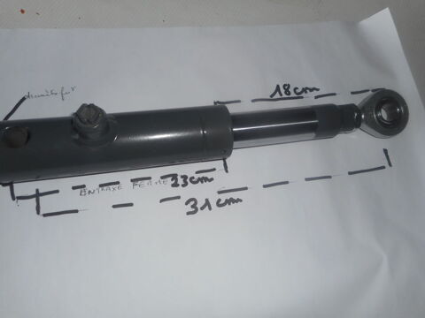 V&eacute;rin hydraulique simple effet 25 88300 Neufch�teau