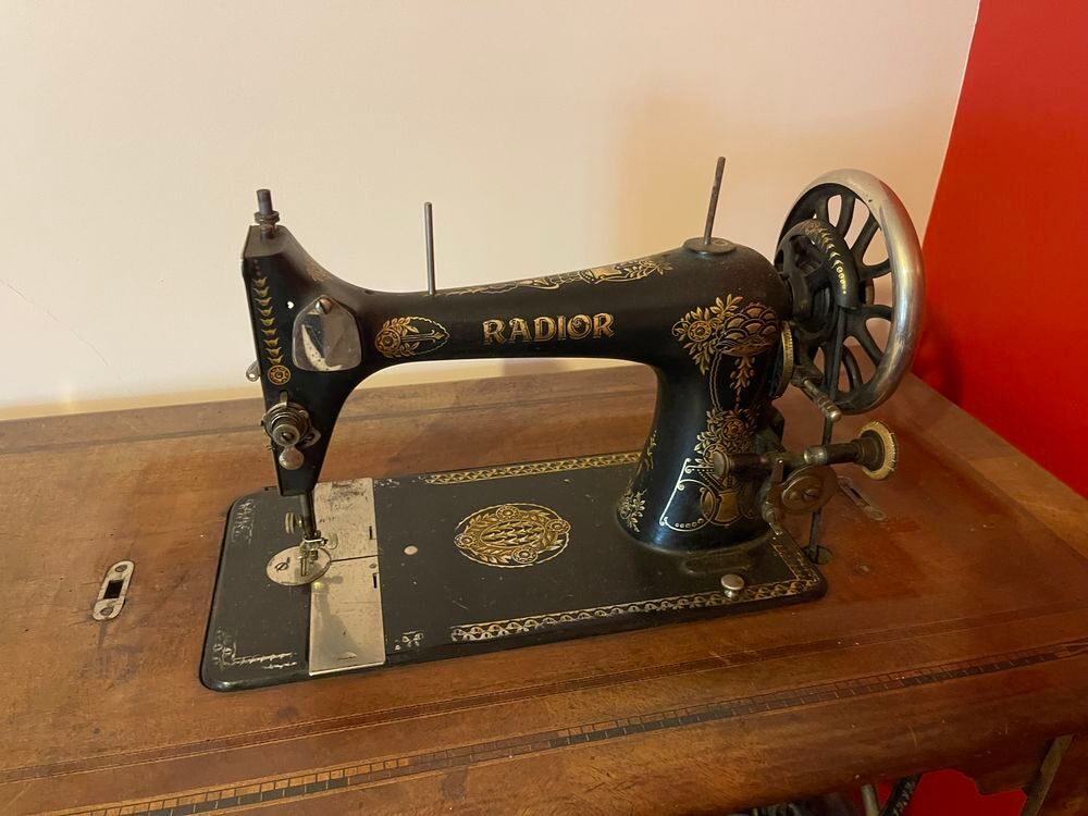 machine &agrave; coudre Meubles