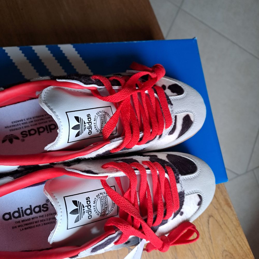 Tr&egrave;s beaux baskets adidas SAMBA OG T 38 Chaussures