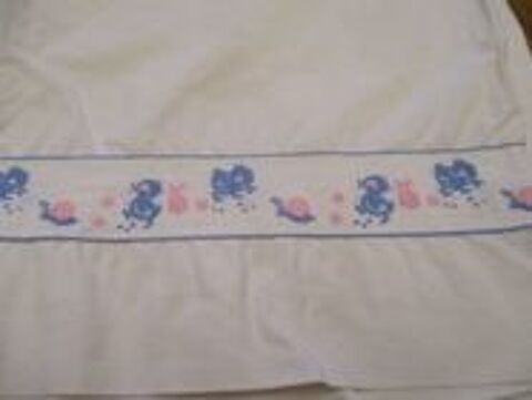 Drap blanc avec décor poussins landau ou autres 0 Mérignies (59)