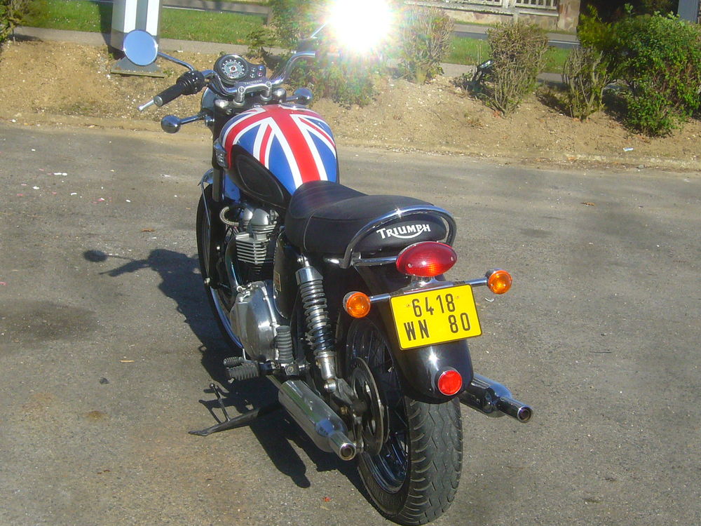 TRIUMPH 2004 occasion 80680 H&eacute;b&eacute;court
