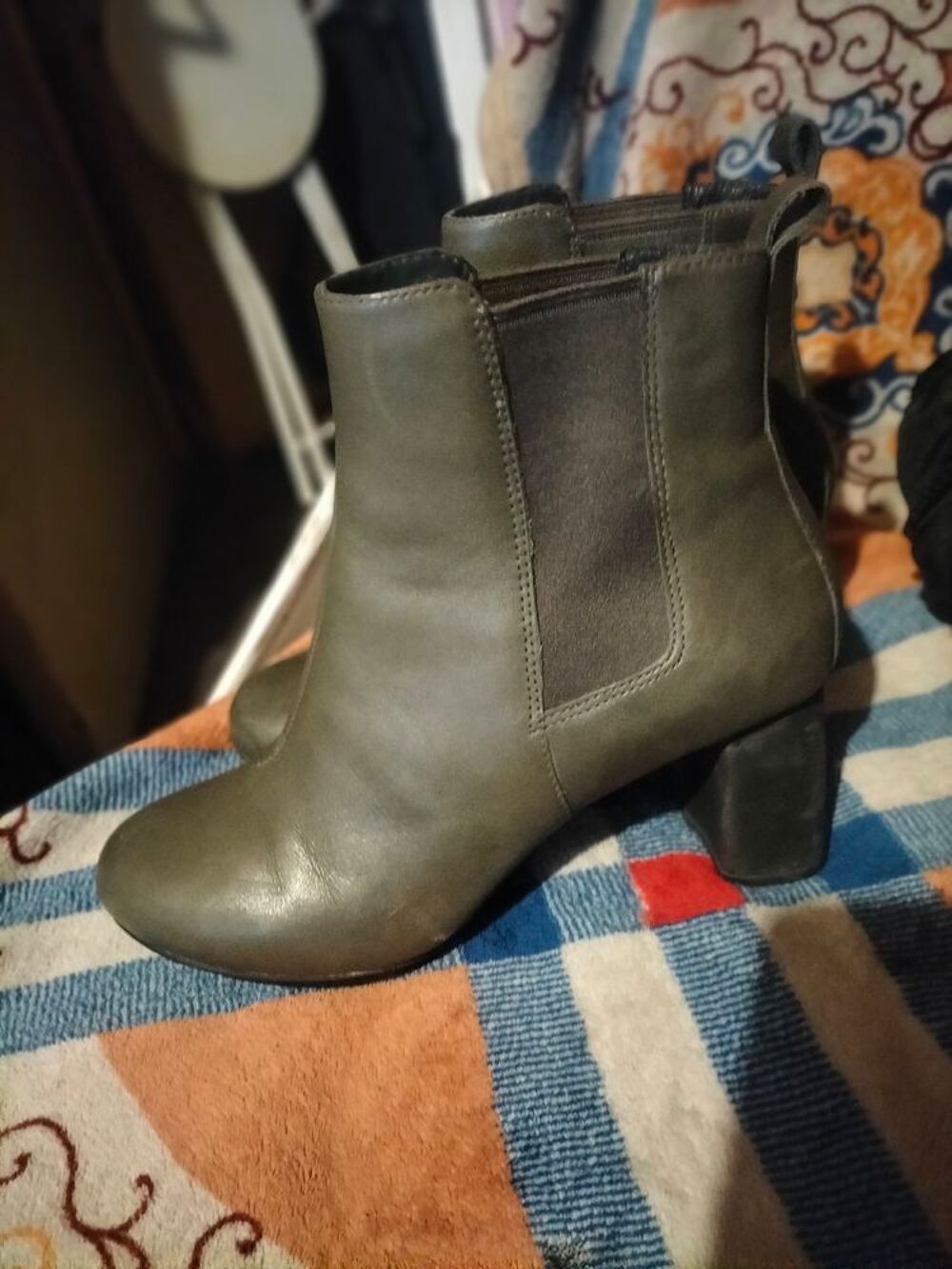 Boots cuir Camper kaki pointure 37 tr&egrave;s bon &eacute;tat Chaussures