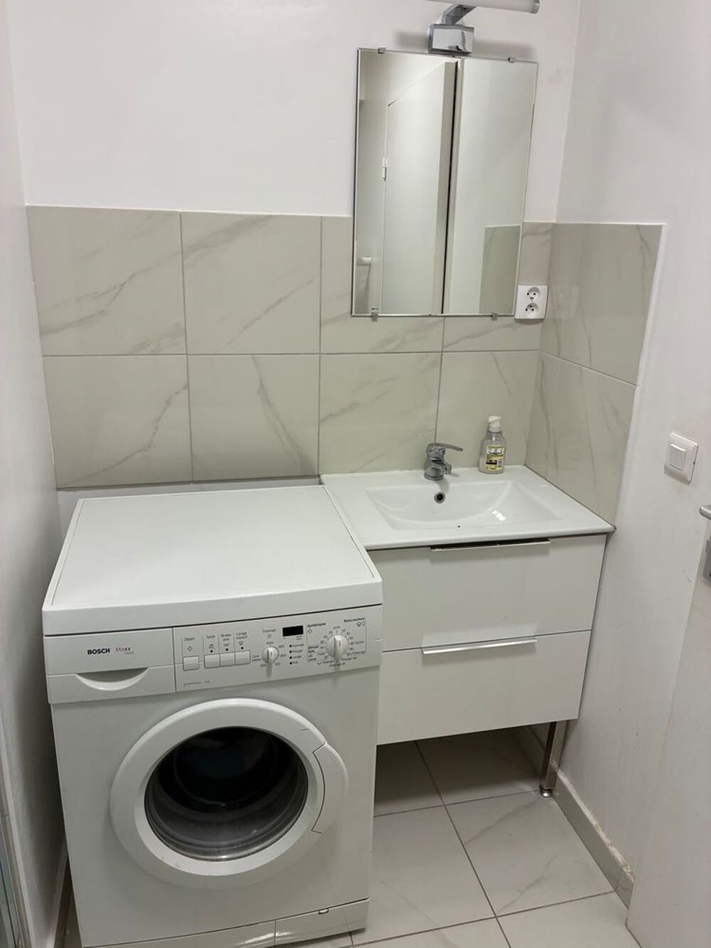 Location Appartement Charmant T2 meublée bien desservi + commerces Colombes
