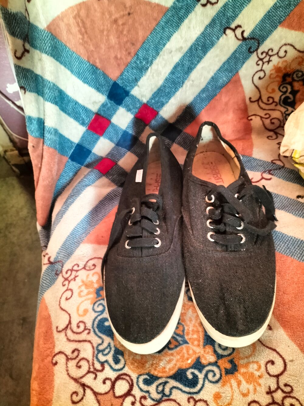 Basket toile esprit pointure 42 tr&egrave;s bon &eacute;tat Chaussures