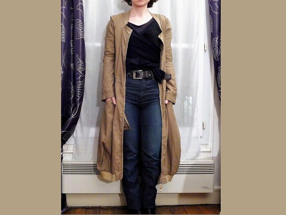 Veste Cintr&eacute;e Longue et L&eacute;g&egrave;re Beige &agrave; Manches Longues- Deca Vêtements