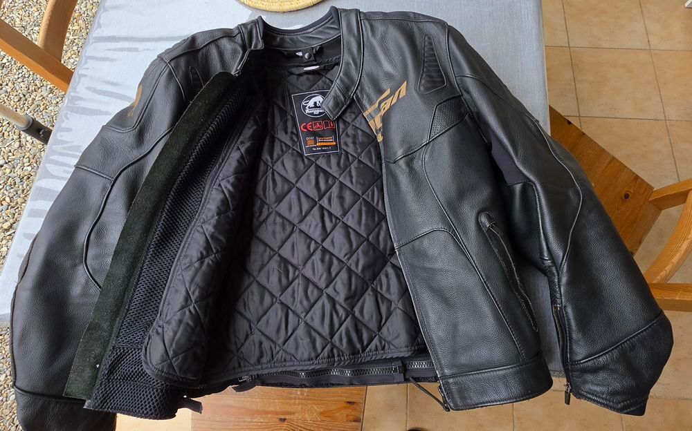 Blouson cuir moto Vêtements
