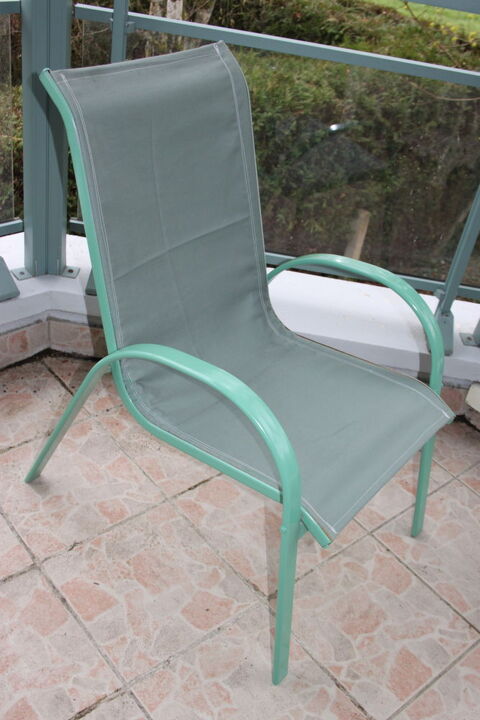 Chaise de jardin  12 Montigny-Lencoup (77)