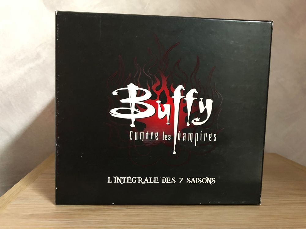 Coffret Buffy contre les vampires saison 1 &agrave; 7 l'int&eacute;grale DVD et blu-ray