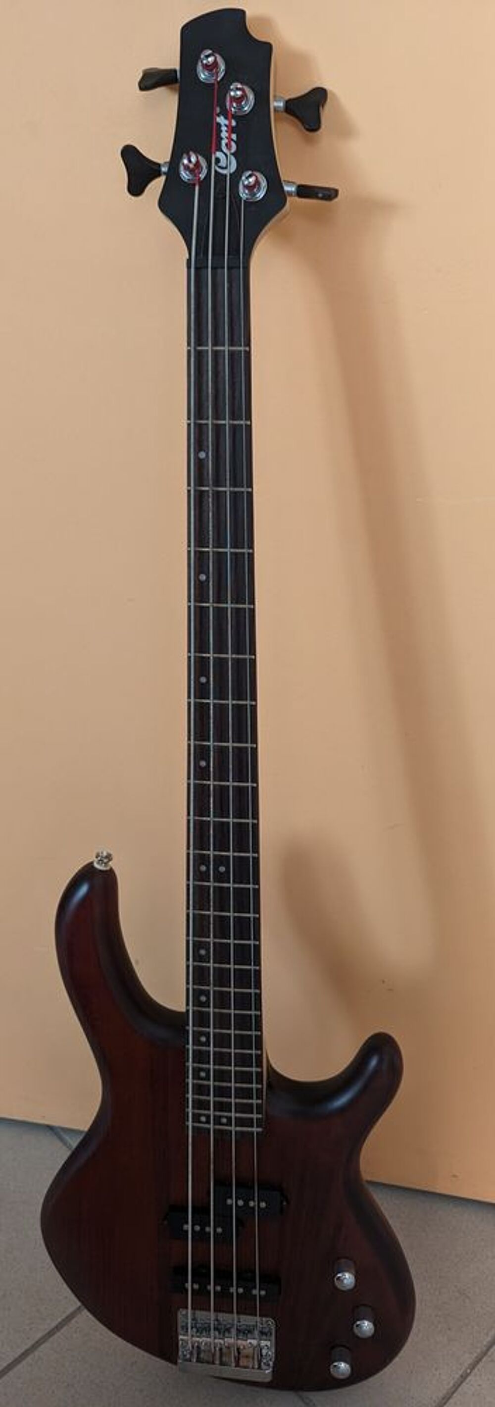 Basse &eacute;lectrique Cort Instruments de musique