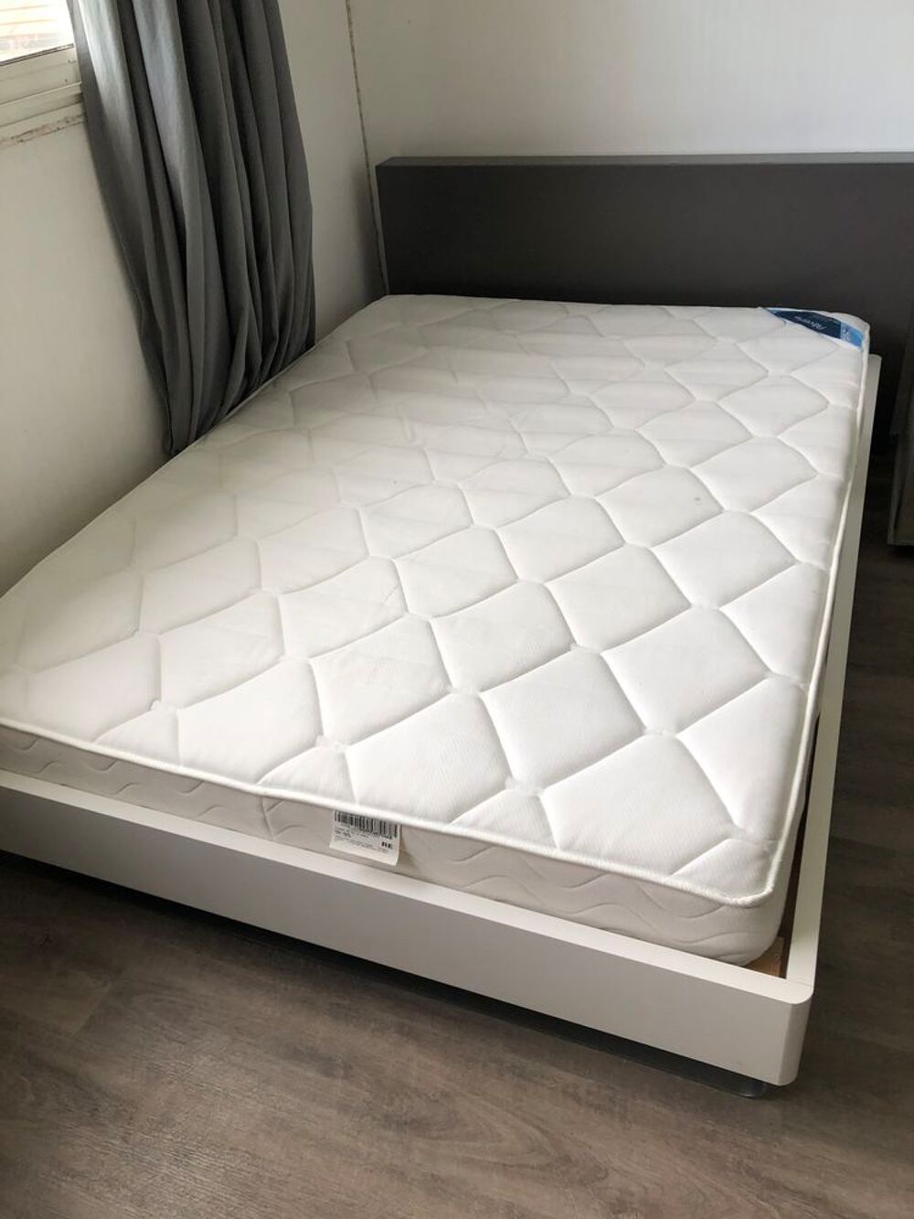 Cadre de lit + sommier 140 x 190 Meubles