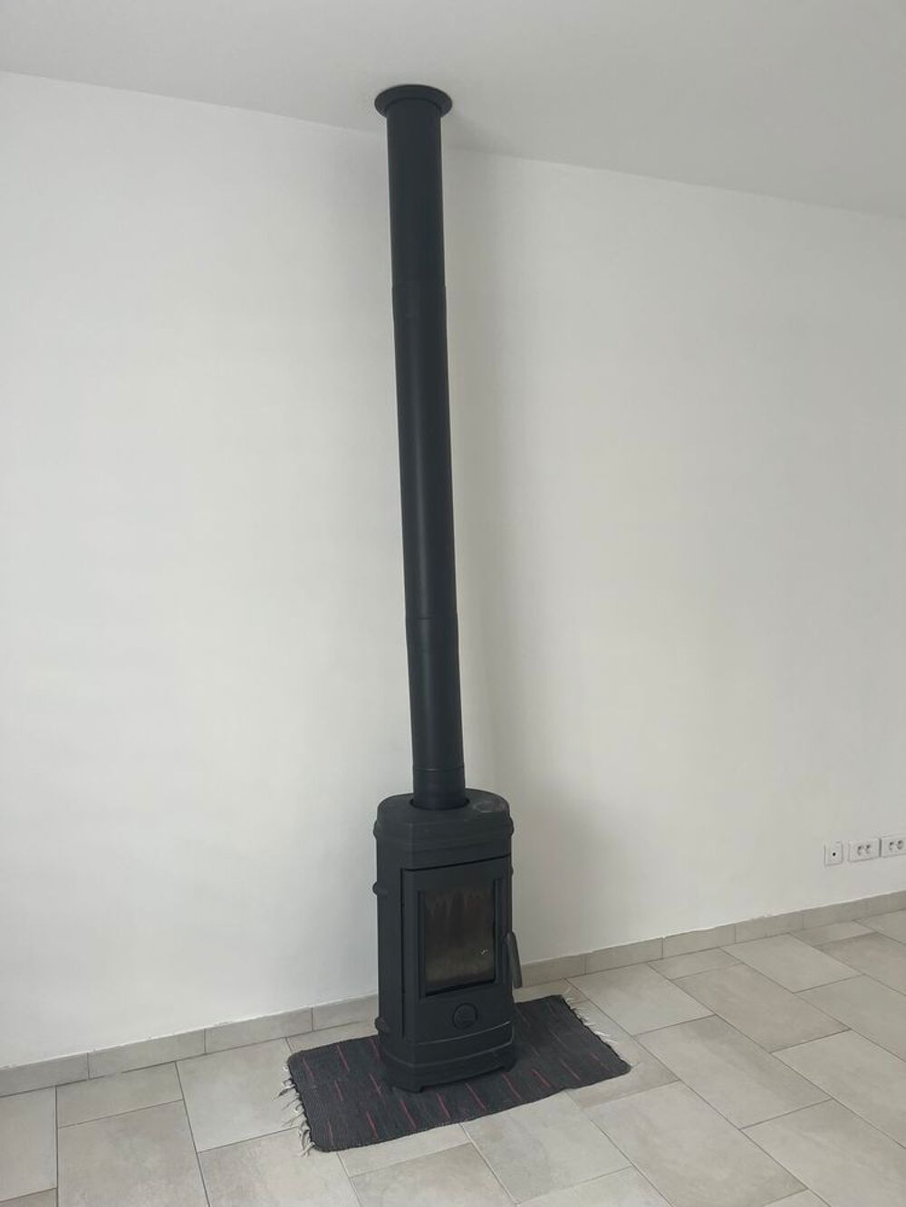 PO&Ecirc;LE &Agrave; BOIS INVICTA REMILLY 7 kW Meubles