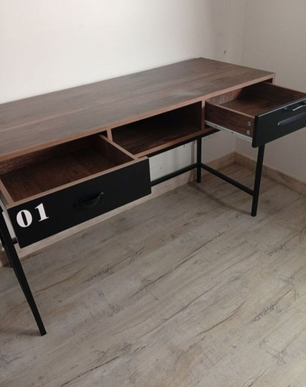 Bureau style industriel petit prix Meubles
