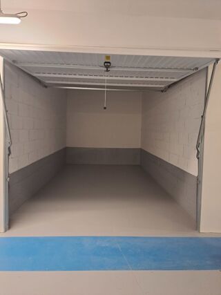  Parking / Garage � louer 13 m� Vanves