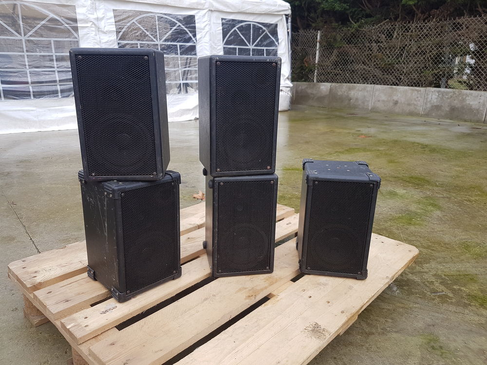 Vends diff&eacute;rent Mat&eacute;riels Instruments de musique