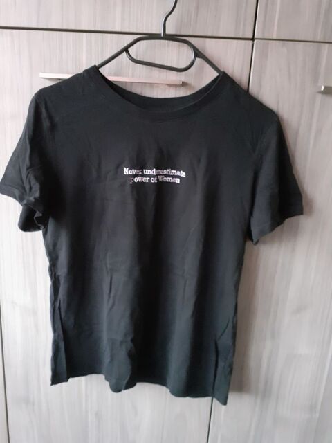 Lot 2 T-shirt taille M noir TBE 38/40 2 Auzainvilliers (88)