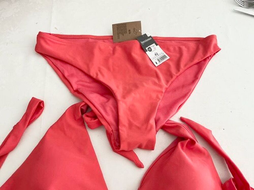 MAILLOT DE BAIN DEUX PIECES NEUF T42 Vêtements
