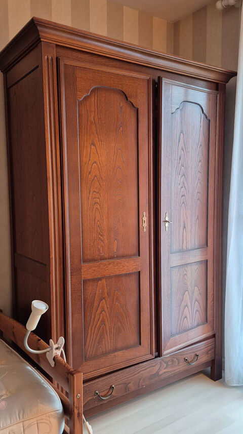 Armoire chambre bois massif 40 Les Essarts-le-Roi (78)