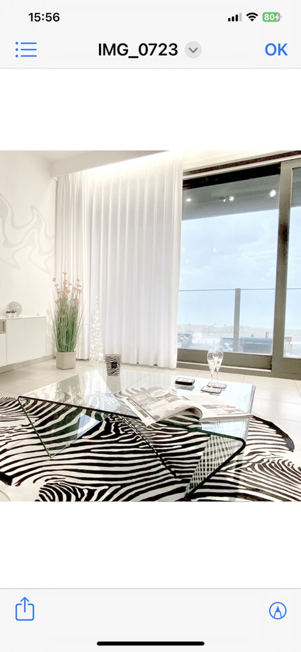 Table de salon en verre transparente design Meubles