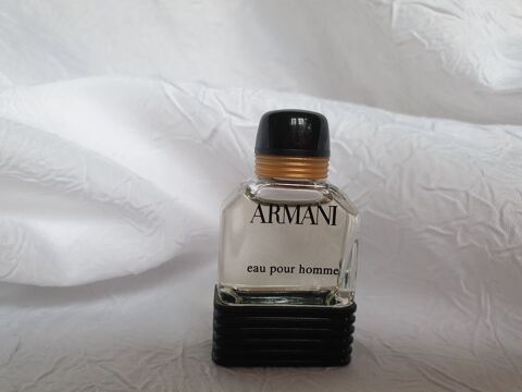 Miniature de parfum Giorgio Armani Eau pour Homme 3 Plaisir (78)