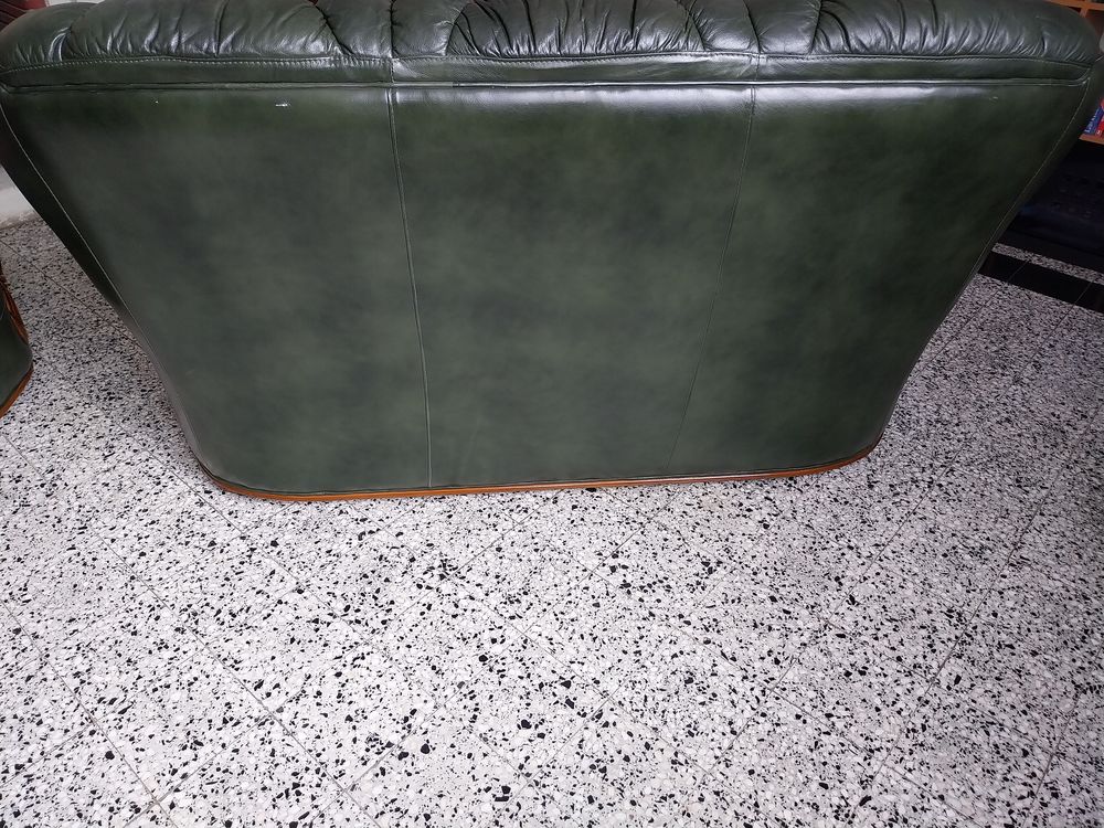 Canap&eacute; en cuir 3 places vert fonc&eacute;
Meubles
