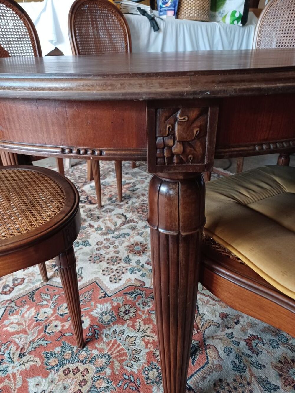 Salle &agrave; manger sign&eacute;e Meubles