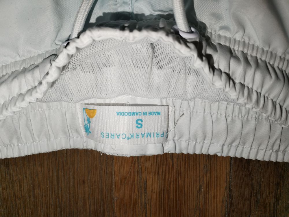 Short de plage (taille S)
Vêtements