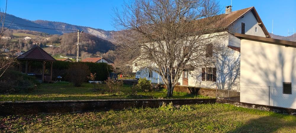 Vente Ferme Btisse en Pierre de type 7 de 250mhab + dpendance (90m) sur 1682m de terrain Valserhne