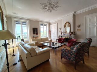  Appartement à vendre 7 pièces 241 m²