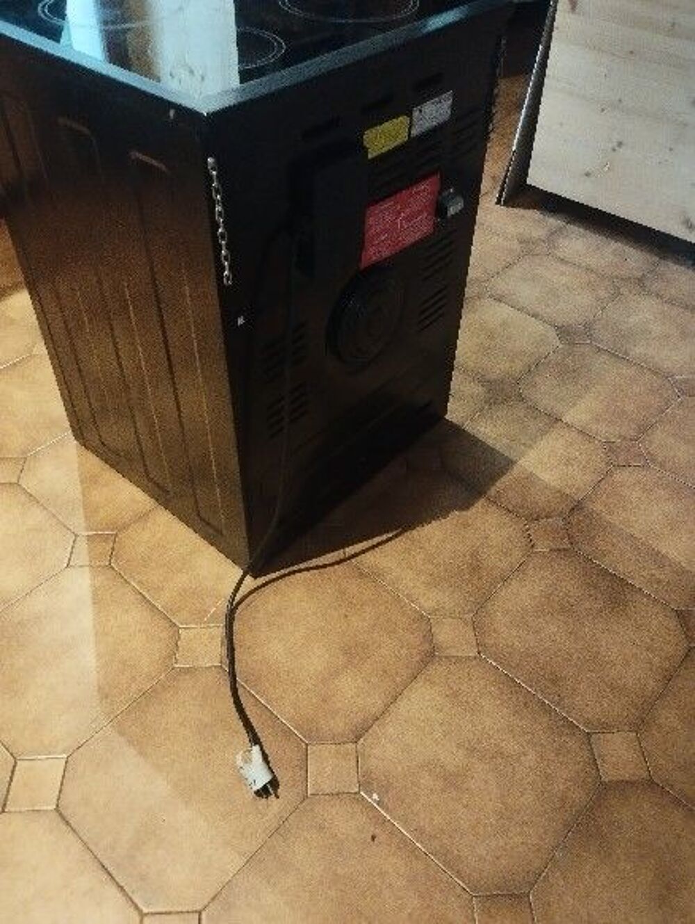 Cuisini&egrave;re vitroc&eacute;ramique Electroménager
