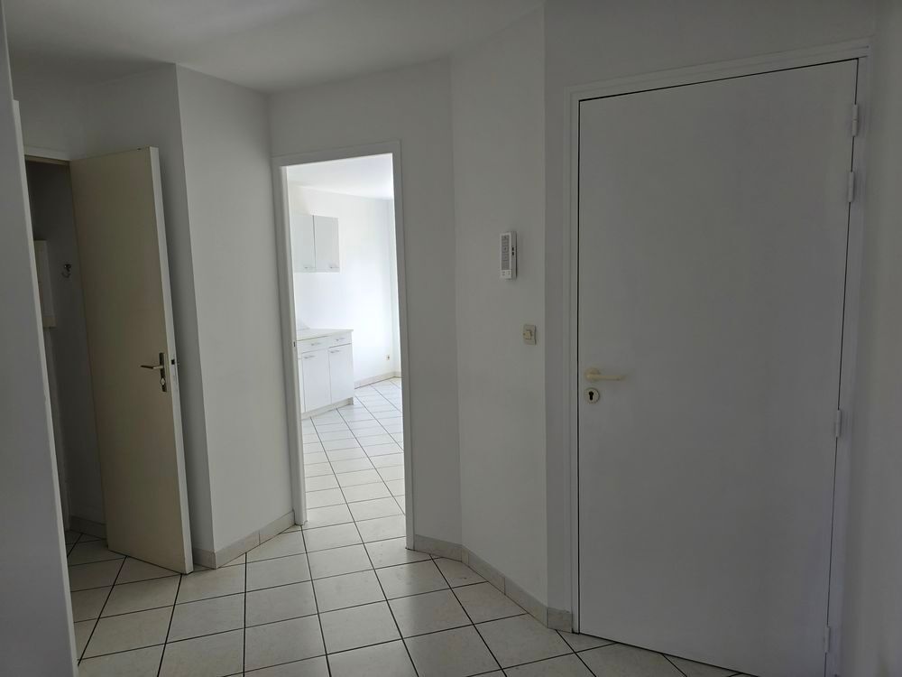 Location Appartement T4 avec balcons et garage SENS Sens