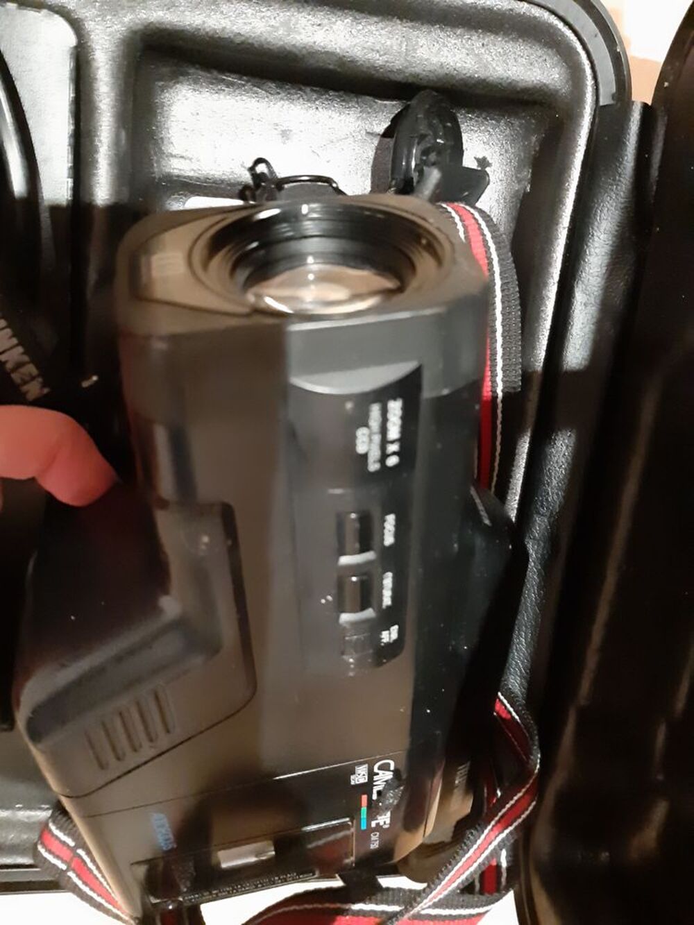 Camescope Telefunkel dans son coffre avec batterie. Photos/Video/TV