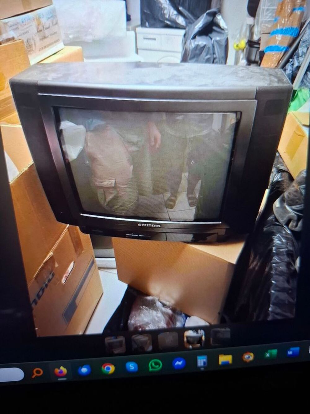 T&Eacute;L&Eacute;VISEUR GRUNDIG Photos/Video/TV