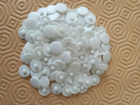 LOT DE CACHES VIS 7 Villiers (86)