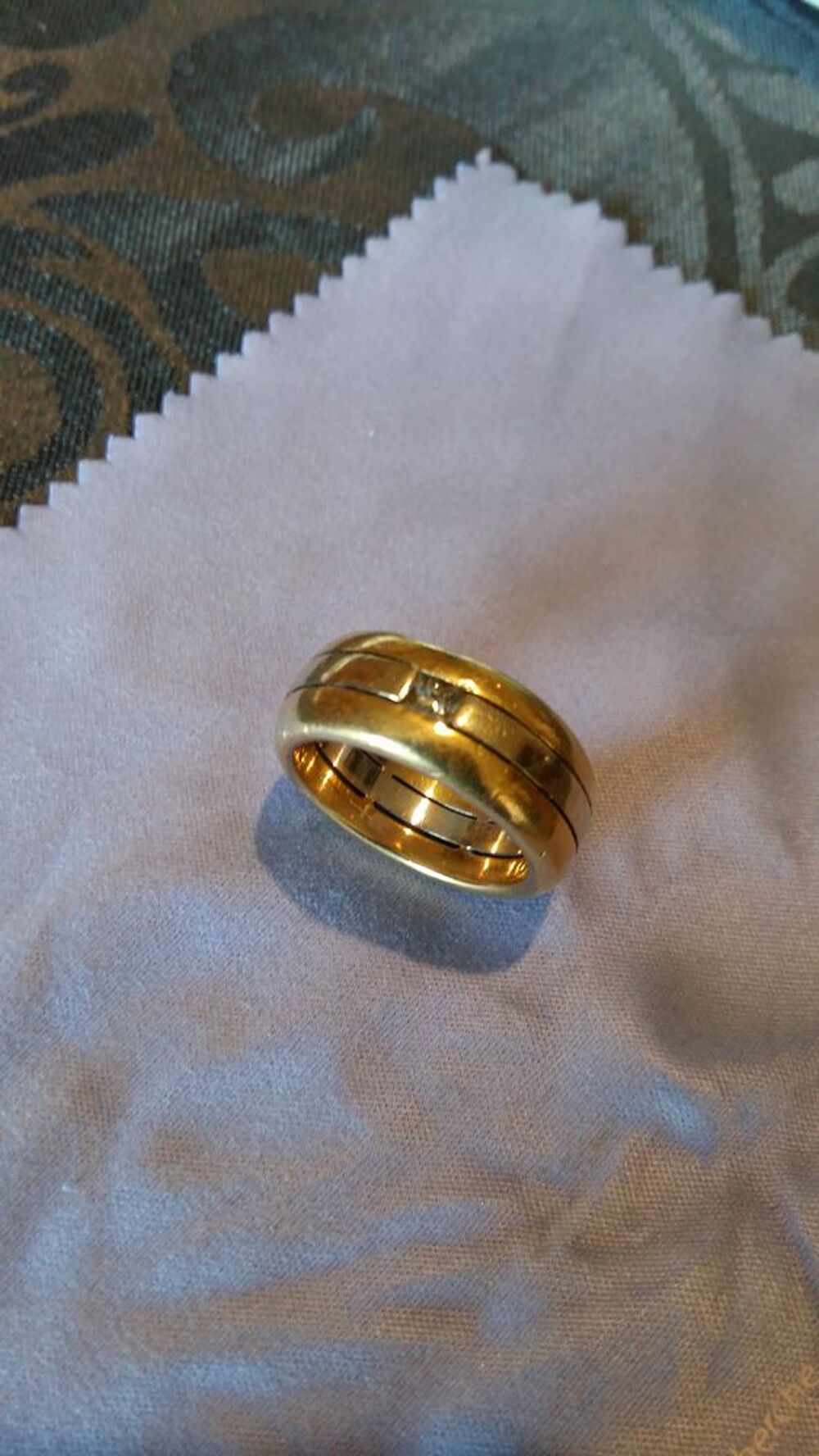 Bague Or blanc et jaune en 18K avec un diamant carr&eacute; Bijoux et montres