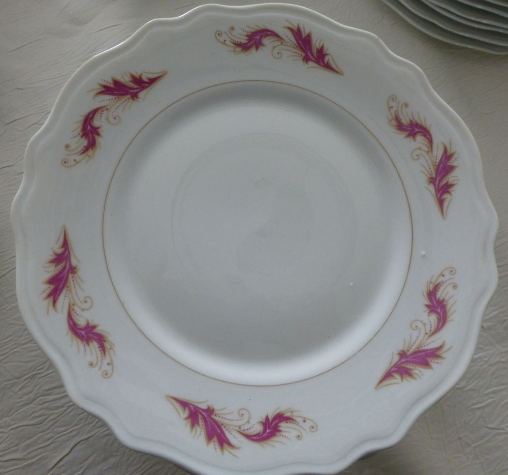 SERVICES DE TABLE et A CAFE en PORCELAINE Cuisine