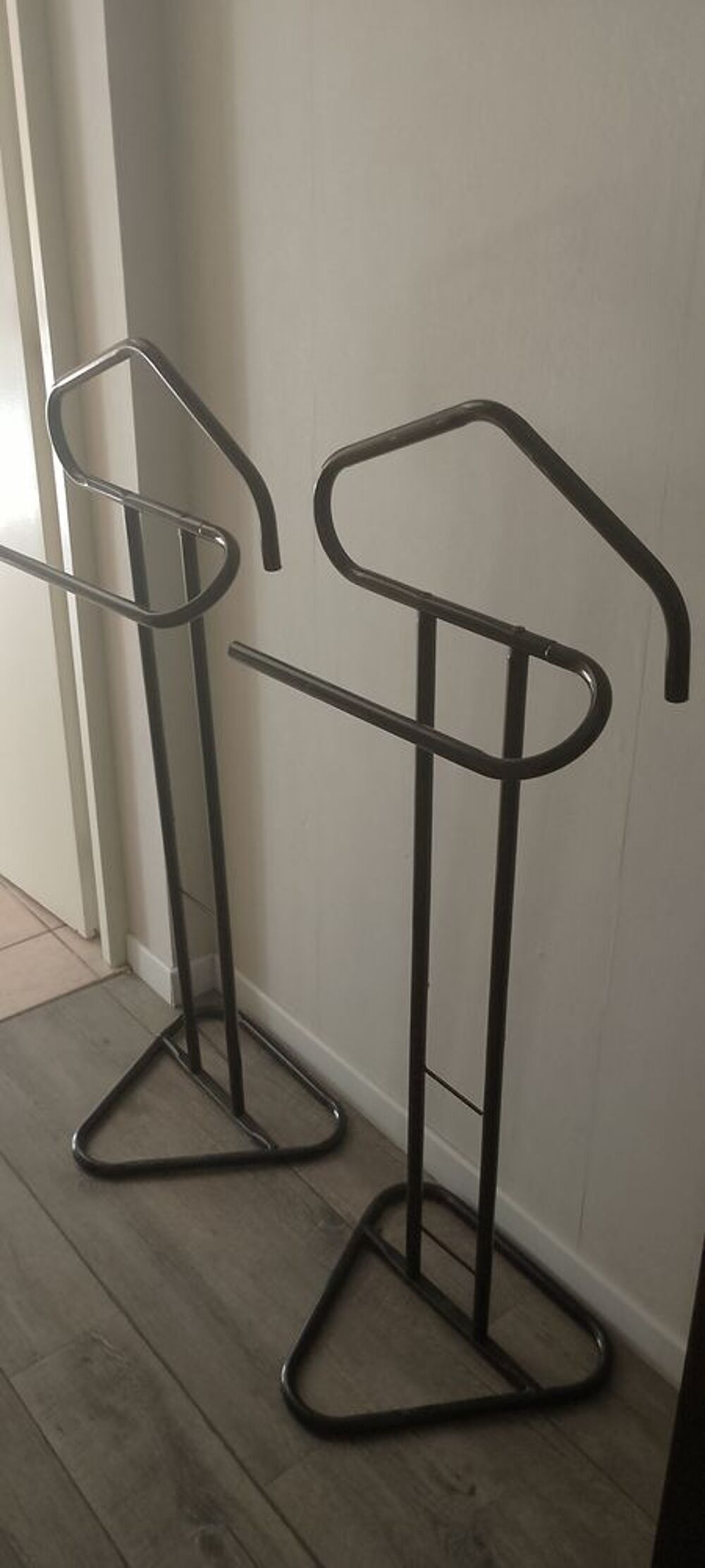 Deux portants Meubles