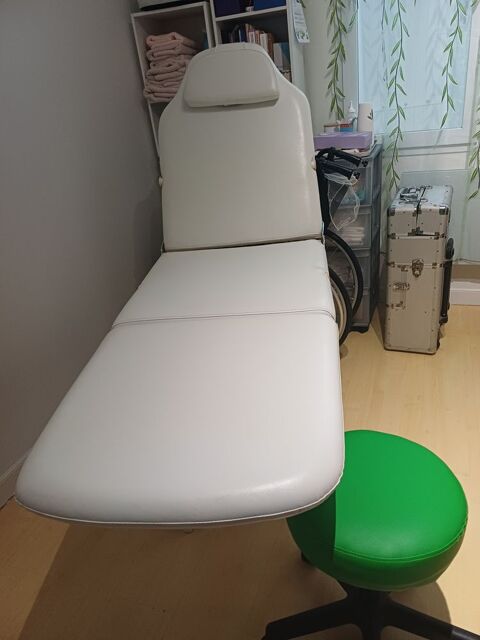 Table de massage fixe ou pliable 70 17440 Aytr�
