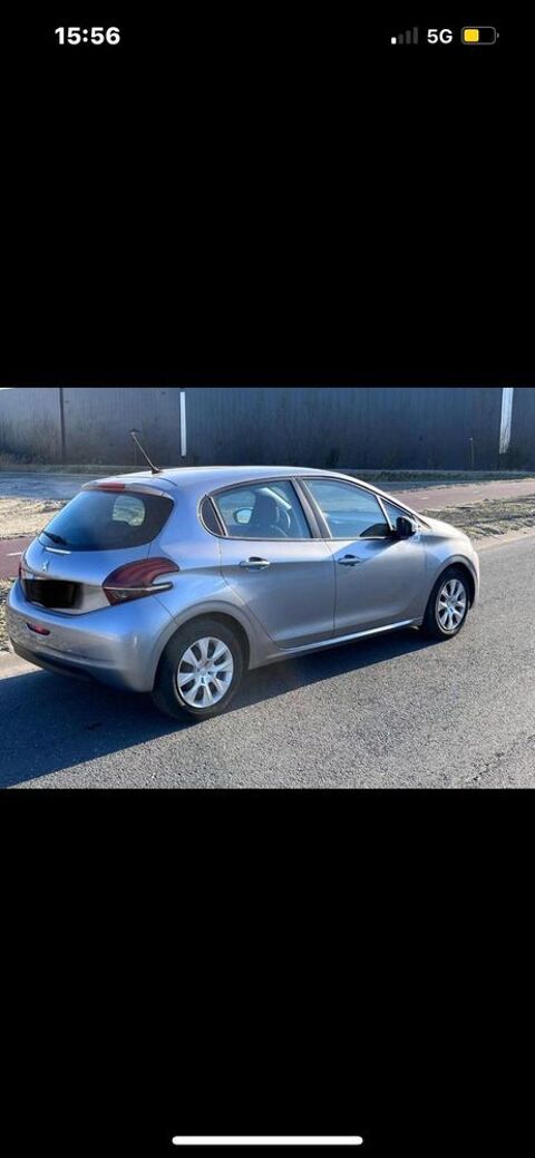 Peugeot 208 . Like