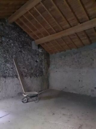 Remise / Grange � vendre 50 m� Formigu�res