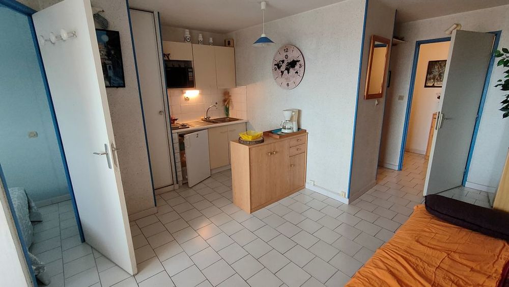Vente Appartement Le Cap d'Agde - Secteur FALAISES, Appartement 2 pièces + loggia vitrée. Résidence avec ascenseur, piscine. Parking privatif . Le cap d agde
