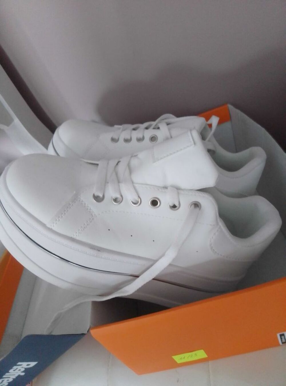 chaussures blanches Sports