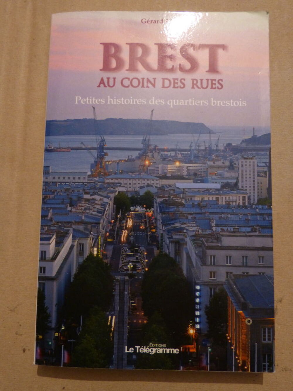 BREST AU COIN DES RUES Livres et BD